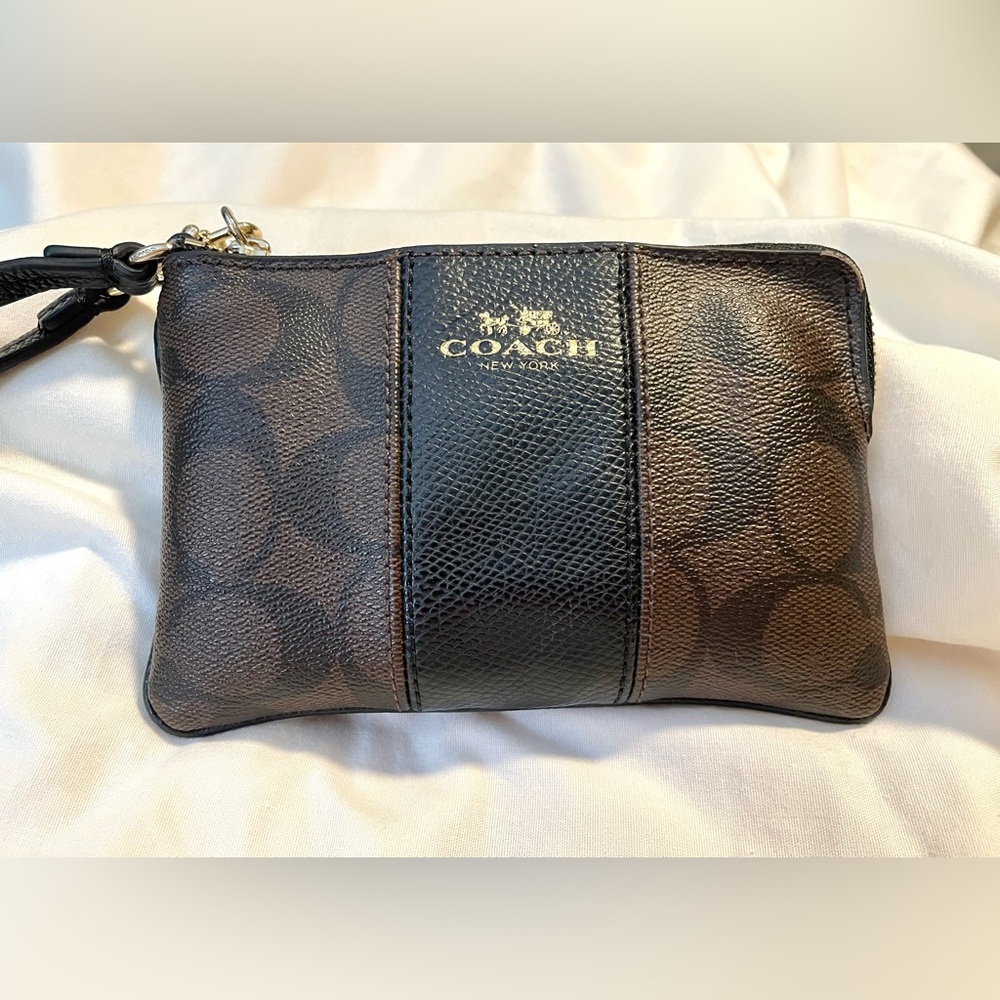 **EUC** COACH Wristlet/Zippered Wallet - Brown/Black - 4” x 6” x 1/2” - Picture 3 of 14